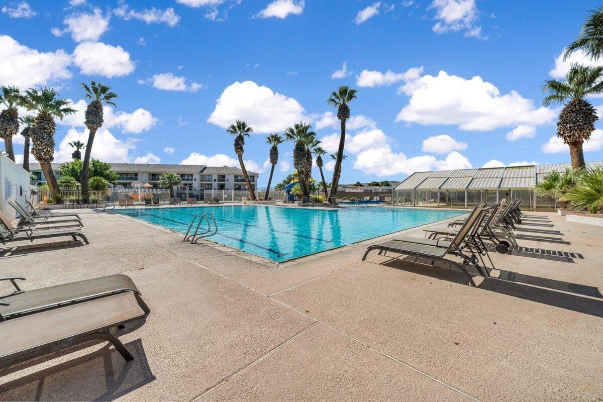 Modern Resort Condo - Pools, Courts & Scenic Views เซนต์ จอร์จ ภายนอก รูปภาพ